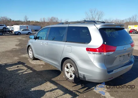 2014 Toyota Sienna Le V6 8 Passenger from USA, damaged, VIN 5TDKK3DC6ES465265